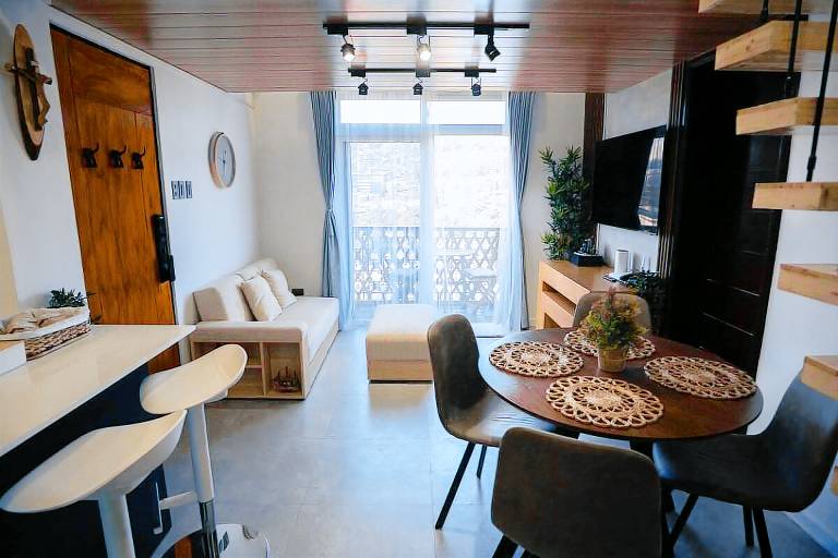 Apartment with patio — photo 2