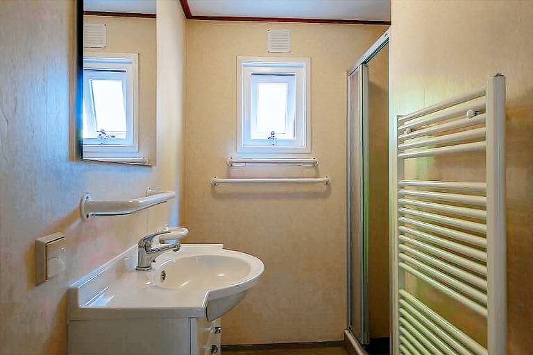 Chalet with terrace, heated pool & garden — photo 2