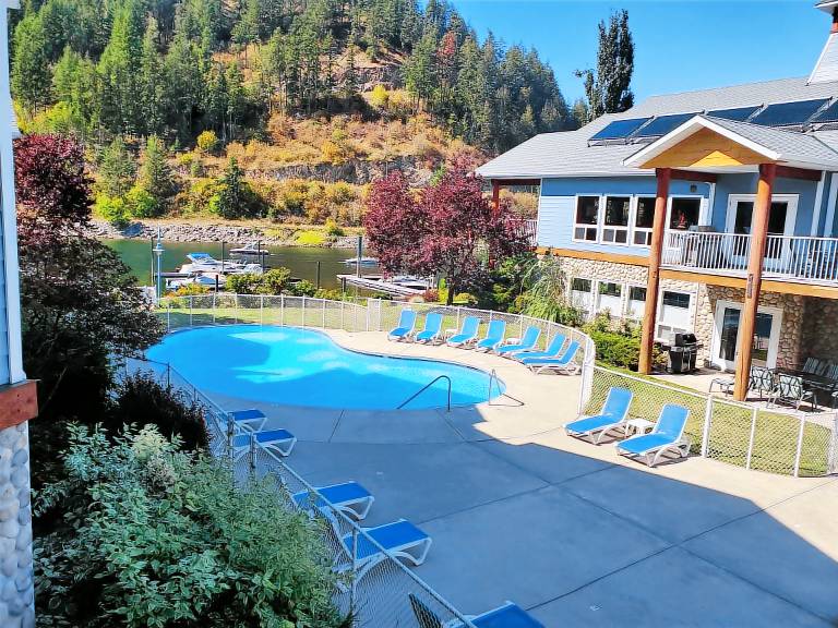 Condo Sicamous