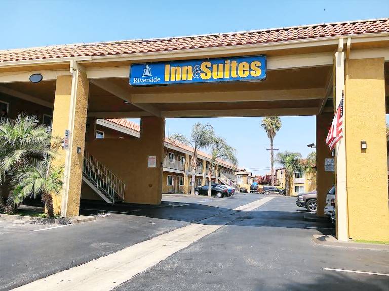 Riverside Inn & Suites — photo 4