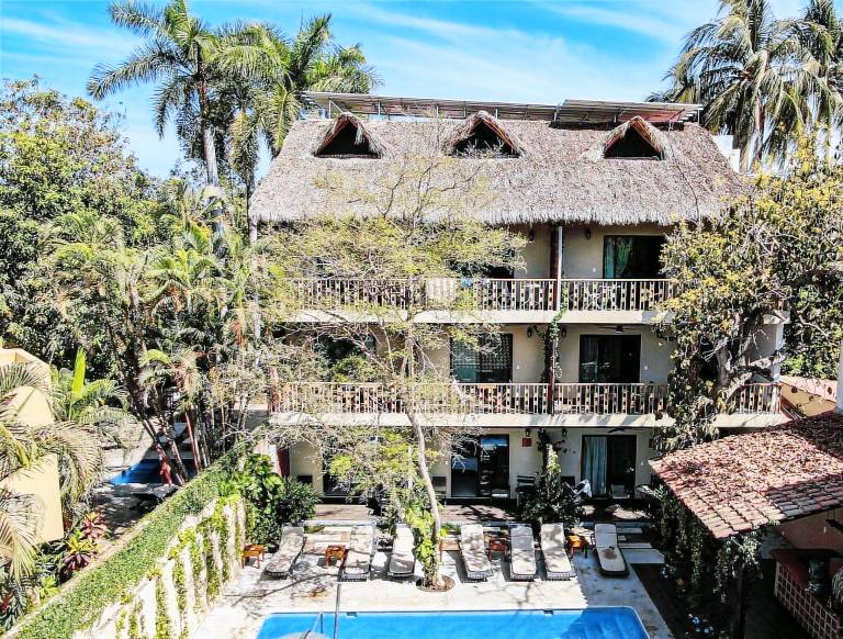 Charming rental apartment with garden & pool | Next to the beach | Pets are welcome — photo 3