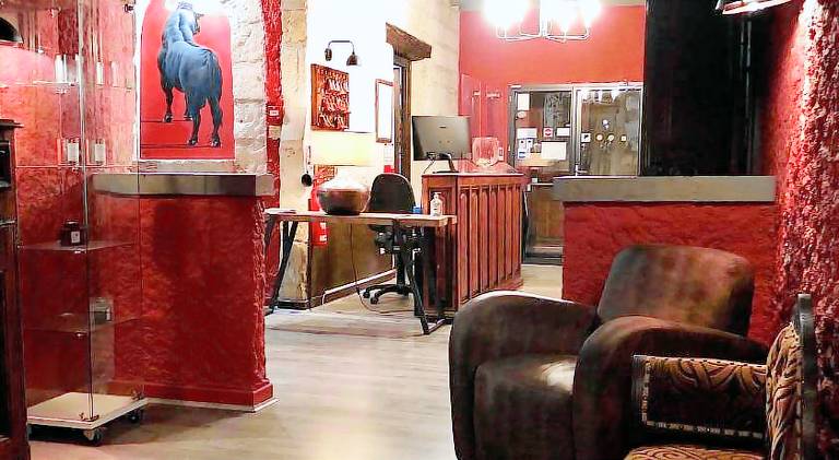 Hotel Saint Louis - Au Coeur des Remparts — photo 5