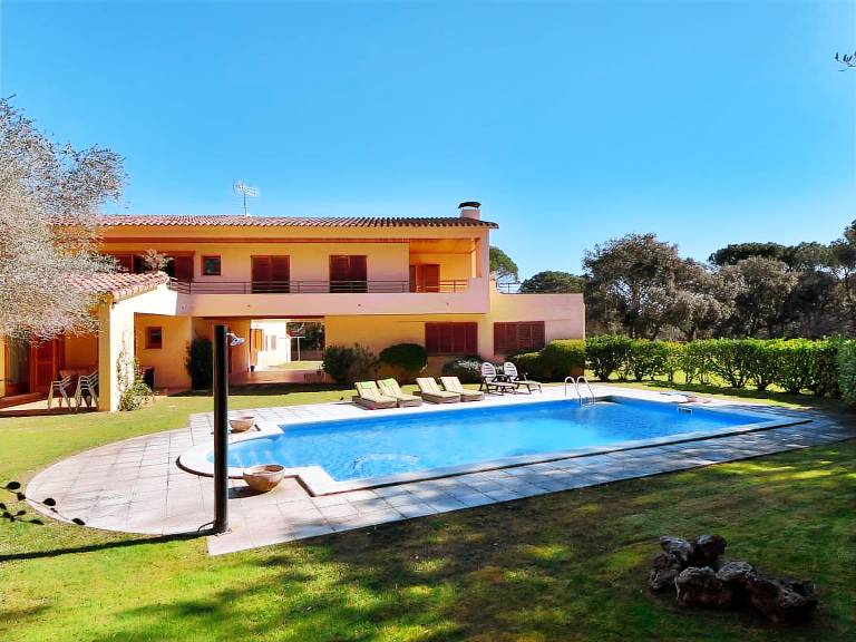 Villa  Santa Maria de Solius