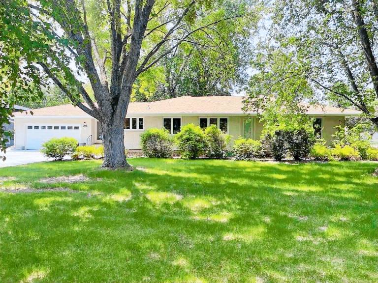 House  Mayhew Lake Township