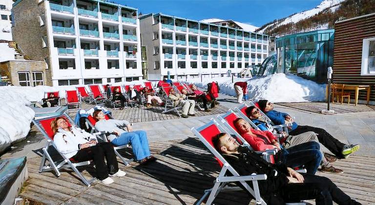 Rental apartment with sauna, terrace & private pool in Sestriere