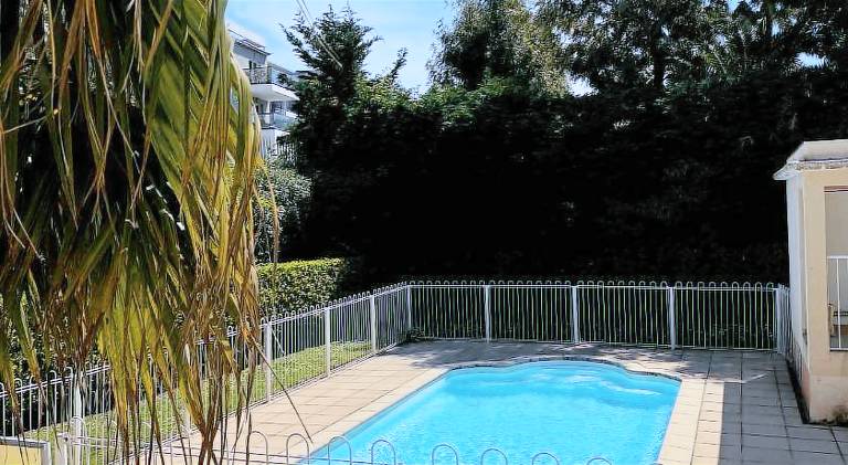 Apt with 2 bedrooms, terrace, pool & parking — photo 4