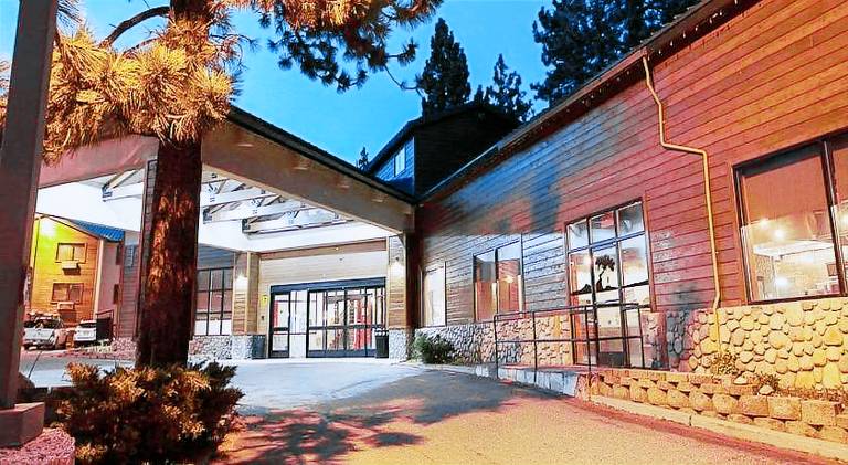 High Sierra Hotel — photo 2