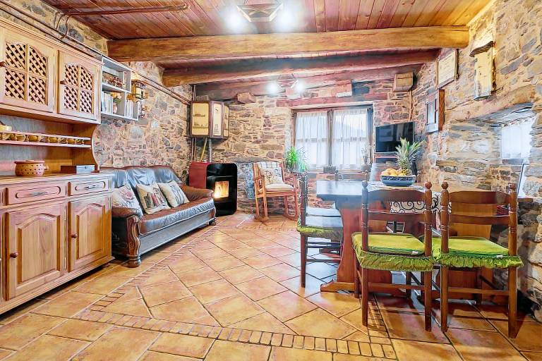 Holiday Home 'Casa Rural Cornatel' with Private Terrace and Balcony — photo 3