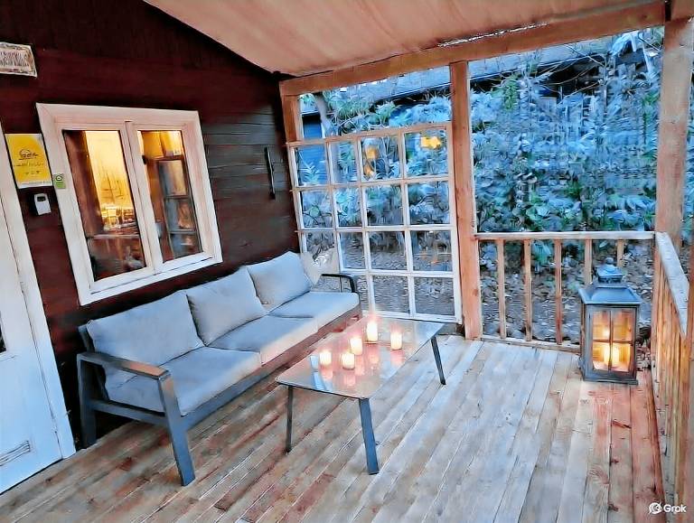 Chalet with yard & patio | Nature view — photo 5