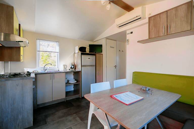 Lovely mobile home with terrace, garden & pool | Mountain view | Pet-friendly — photo 4