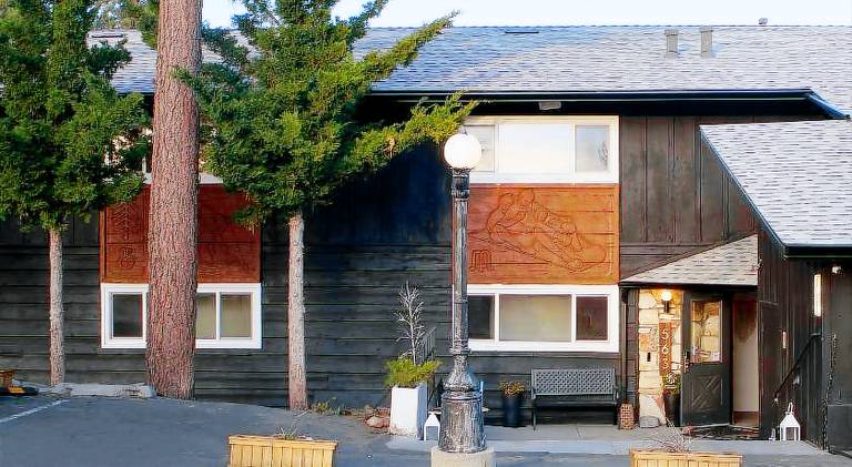 Sierra Blue Hotel & Swim Club — photo 5