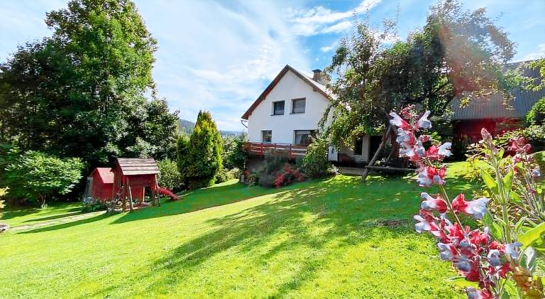 Apartment with patio, yard & barbecue in Wisla