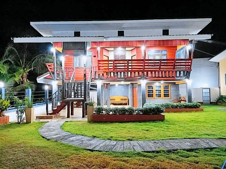 リゾート  Thung Ruang Thong
