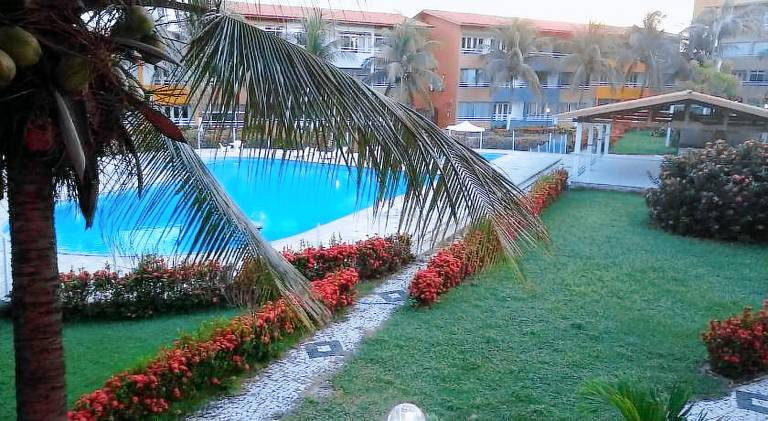 Apartment with pool & garden — photo 3