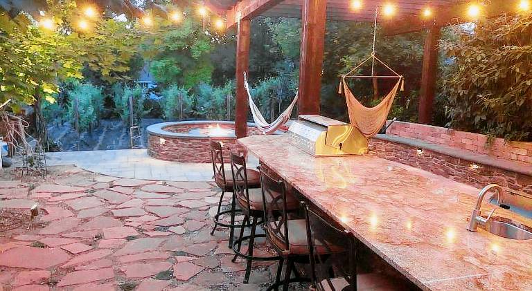 6-Bedroom Tudor in the Downtown Historic District — photo 4
