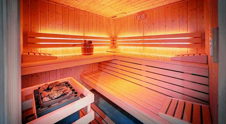 Chalet with 4 rooms for 10 persons — photo 4