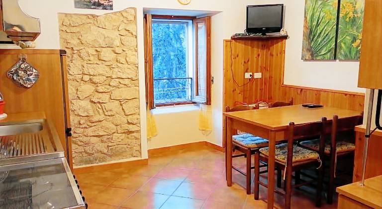 Holiday apartment with 1 room for 4 persons in L'Aquila