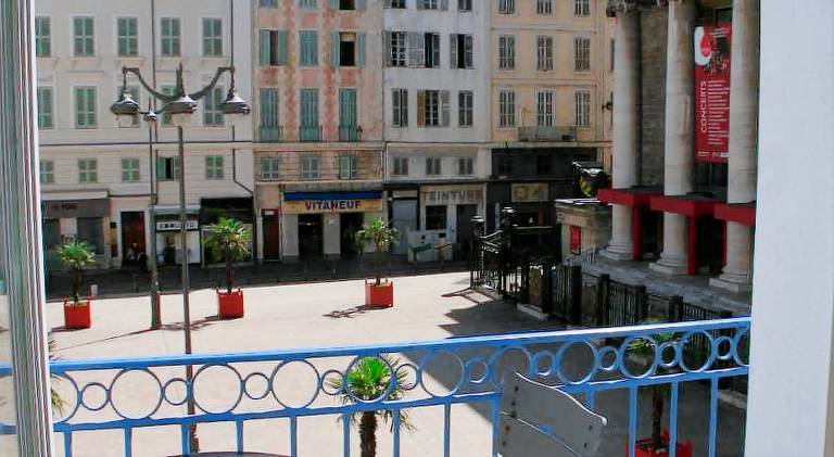 Holiday apartment with terrace | Next to Old Port of Marseille in Marseille