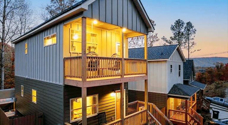Luxury Hot Tub & Fire Pit Home Pet Friendly — photo 5