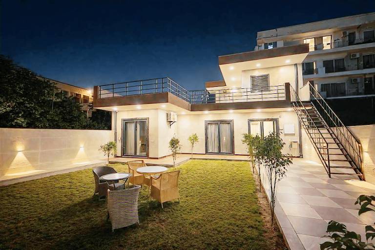 Villa with terrace — photo 3
