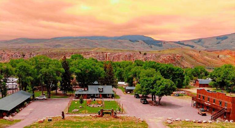 Chinook Winds Lodge in Dubois, WY