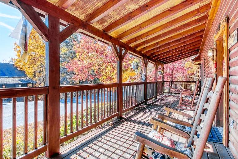 Children-friendly cabin with private pool | Pets allowed — photo 3