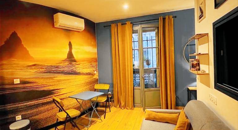 Apartment with patio | Suitable for remote work in Narbonne