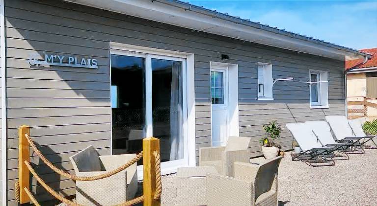 Fully equipped charming vacation home with patio, yard & BBQ | Close to the beach | Pets allowed — photo 4