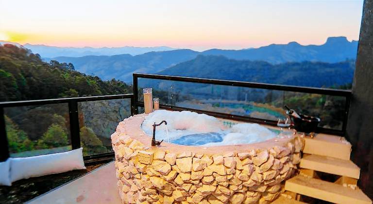 Chalet with sauna, pool & hot tub — photo 4