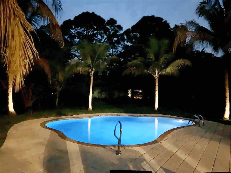 Luxury Cottage Rental with Pool for Glamping in Florida