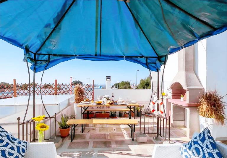 Rental apartment with patio — photo 4