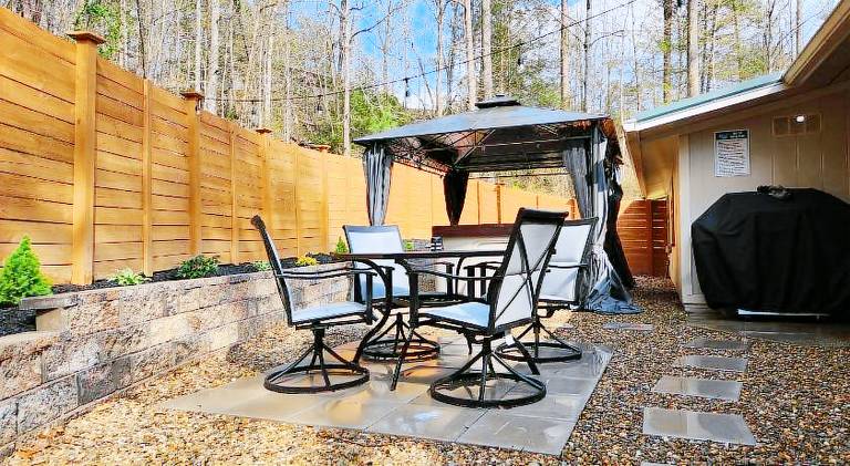 Vacation home with hot tub | Dogs allowed — photo 5