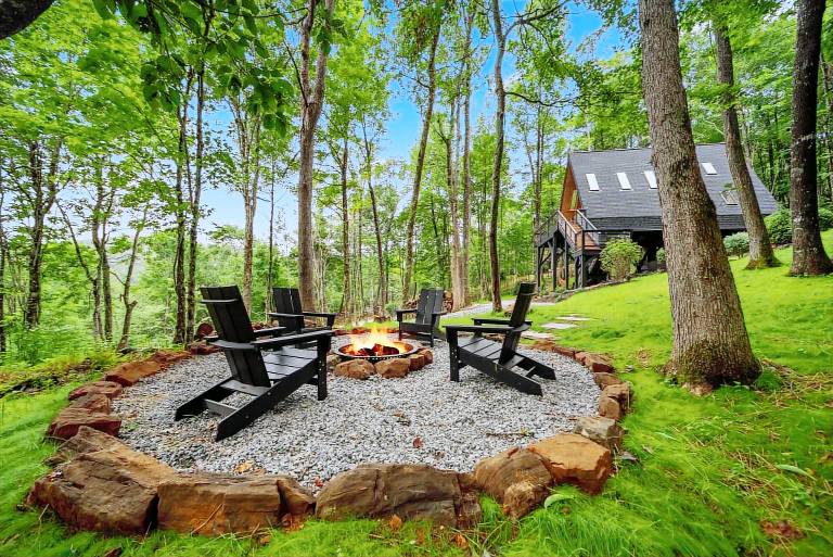 Ascent A-Frame Modern Treehouse with Hot Tub and Views — photo 3