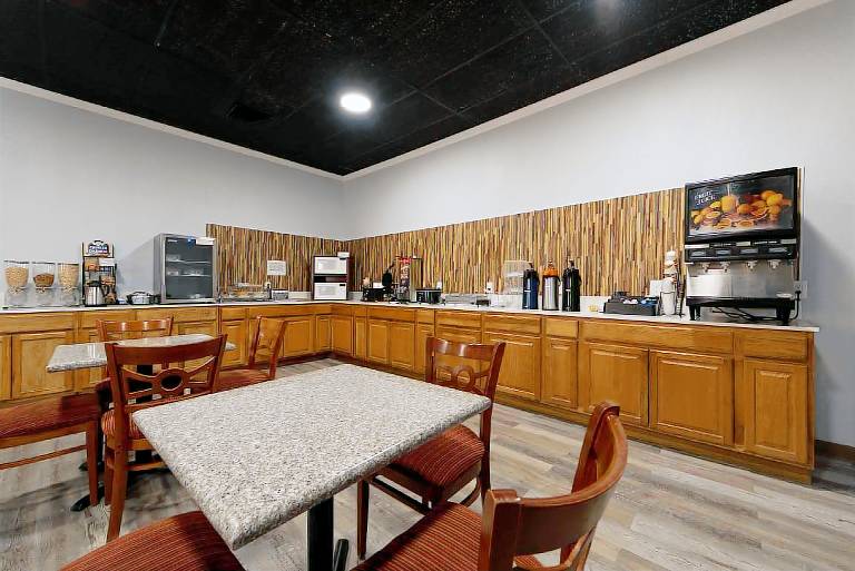 Quality Inn & Suites Manitou Springs at Pikes Peak — photo 3