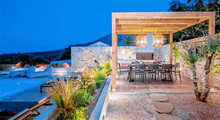 Villa with barbeque, private pool & garden — photo 4