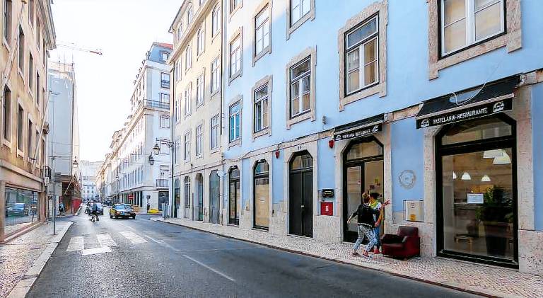Baixa Vintage Three-Bedroom Apartment - by LU Holidays — photo 3