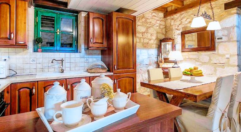 Villa with private pool, BBQ & hot tub | Good for workation — photo 5
