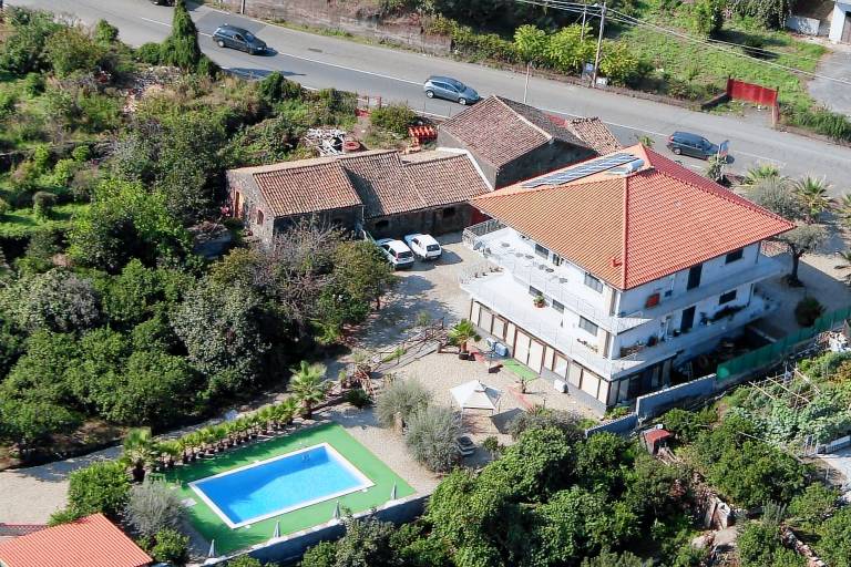 House with terrace, barbecue & pool | Nature view — photo 2