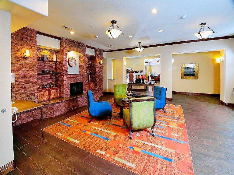 Hampton Inn & Suites Gallup — photo 3