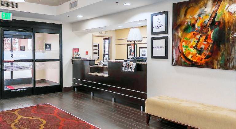 Hampton Inn Dickson — photo 5