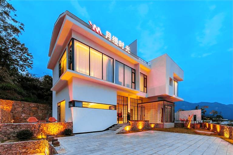 Panorama Peaks Lodge-Free pickup-Sunrise-Close to the Middle Gate Ticket Office of the Zhangjiajie F — photo 3