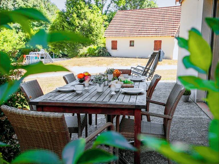 Vacation home with pool & terrace — photo 4