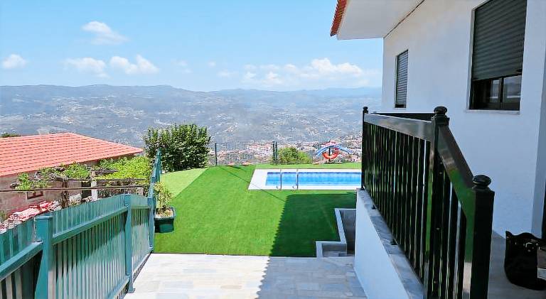 Vacation home with private pool & yard — photo 5
