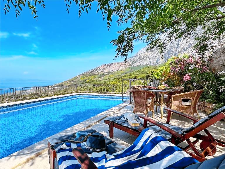 House with private pool, barbecue & terrace | Pet-friendly — photo 3