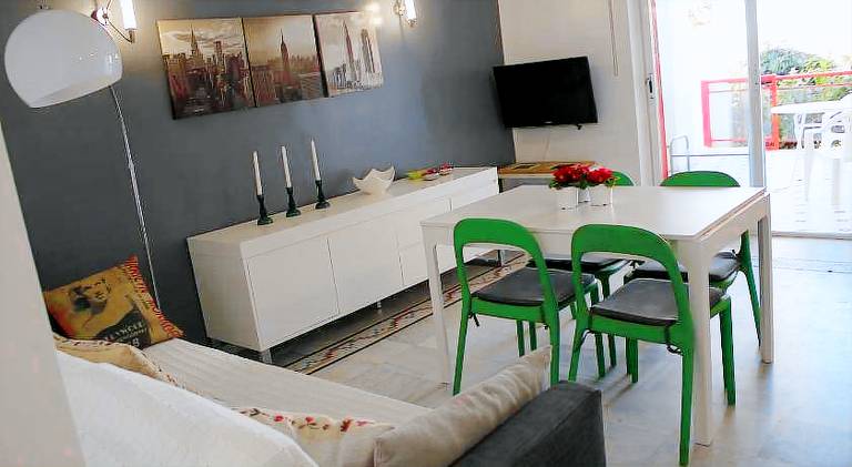 Rental apartment with terrace, garden & pool — photo 2