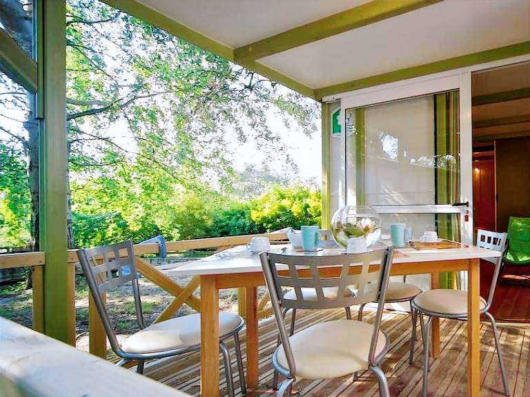 Chalet with patio & pool — photo 5