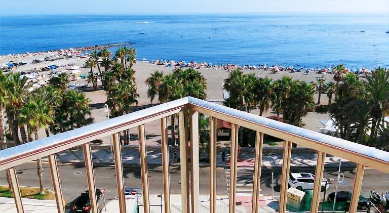 Holiday apartment with pool in Almunecar