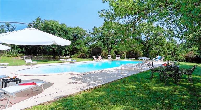 Pleasant villa with hot tub & pool | Pets are welcome — photo 4