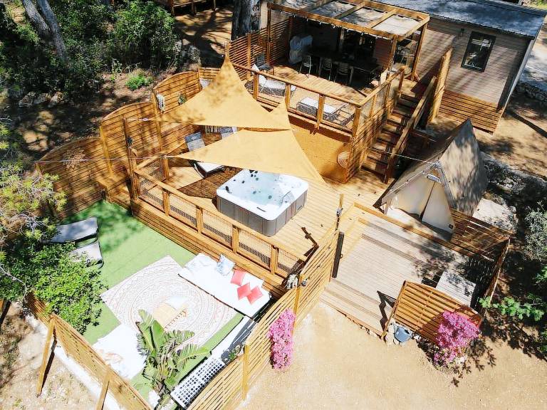 Mobile home with jacuzzi, terrace & pool — photo 4