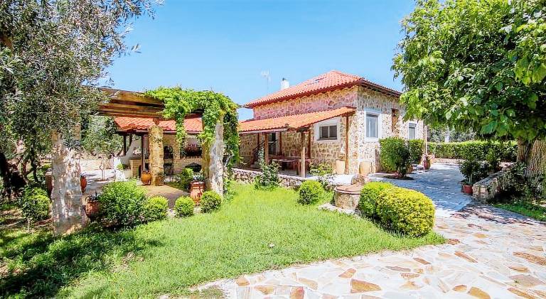 Beautiful villa with patio & yard | Pets are welcome in Kavala